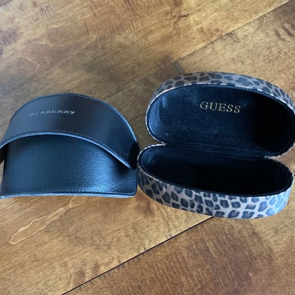 Set of 2 Sunglass Cases Burberry Guess - Picture 2 of 2